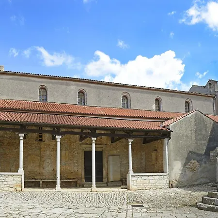 Rustic Istrian Villa Amyra With Pool