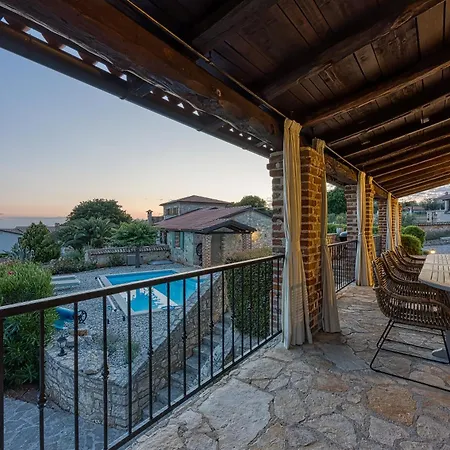 Villa Rustic Istrian Villa Amyra With Pool