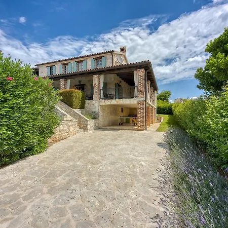Rustic Istrian Villa Amyra With Pool