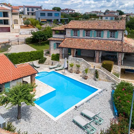 Rustic Istrian Villa Amyra With Pool