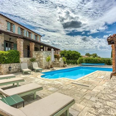 Villa Rustic Istrian Villa Amyra With Pool
